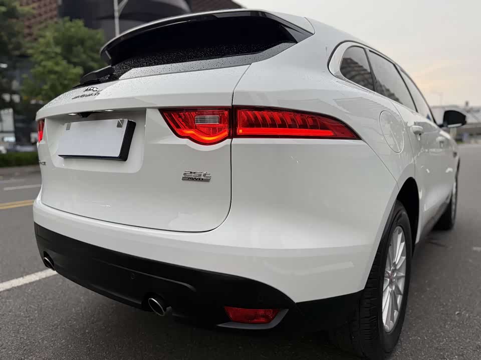 Jaguar F-PACE Jaguar F-PACE