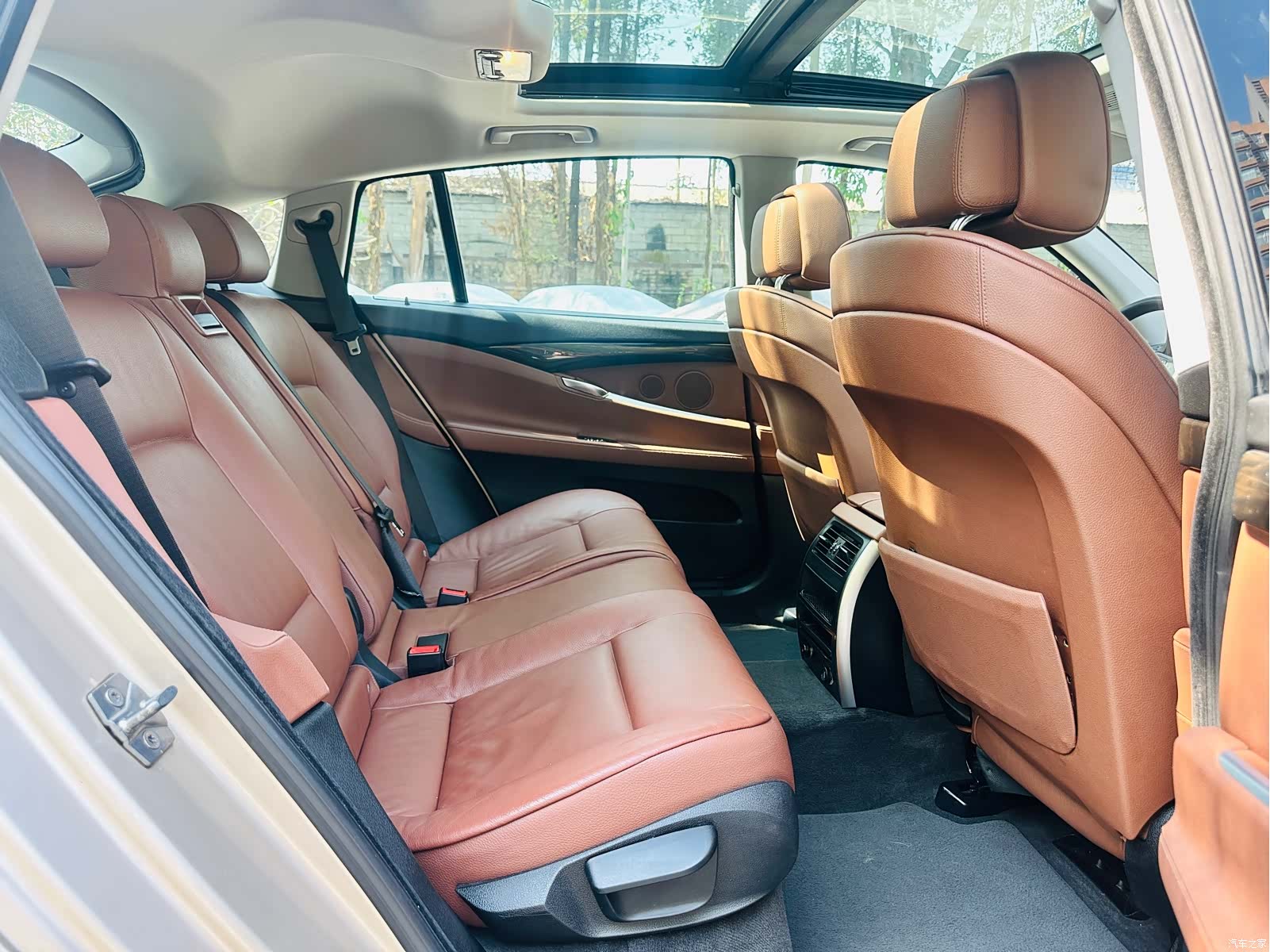 BMW 5 Series, 2011 25