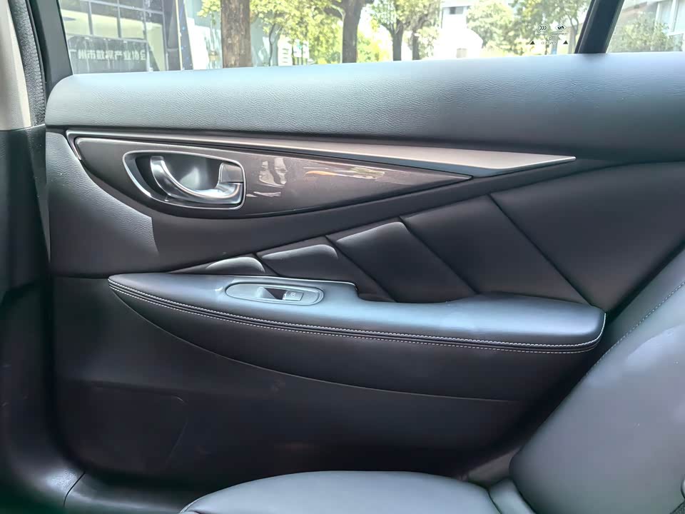 Infiniti Q50L Infiniti Q50L