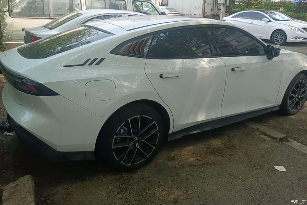 Changan UNI-V, 2025 3