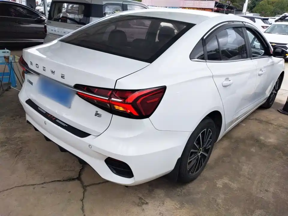 Roewe i5