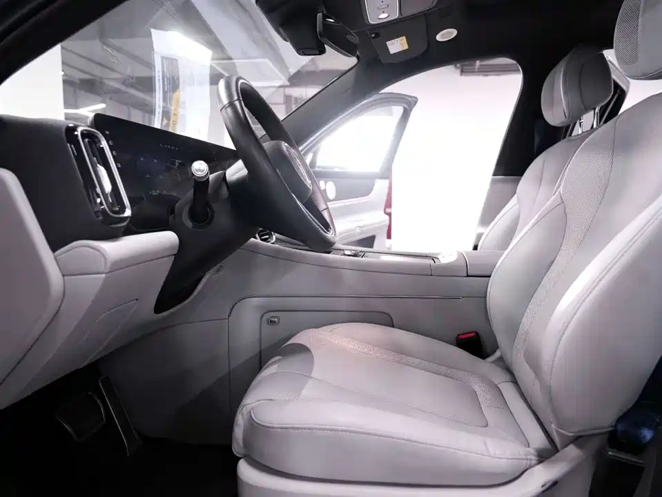 AITO Ask the world M9