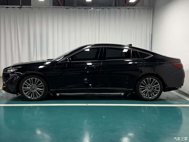 Hongqi H5, 2021 4