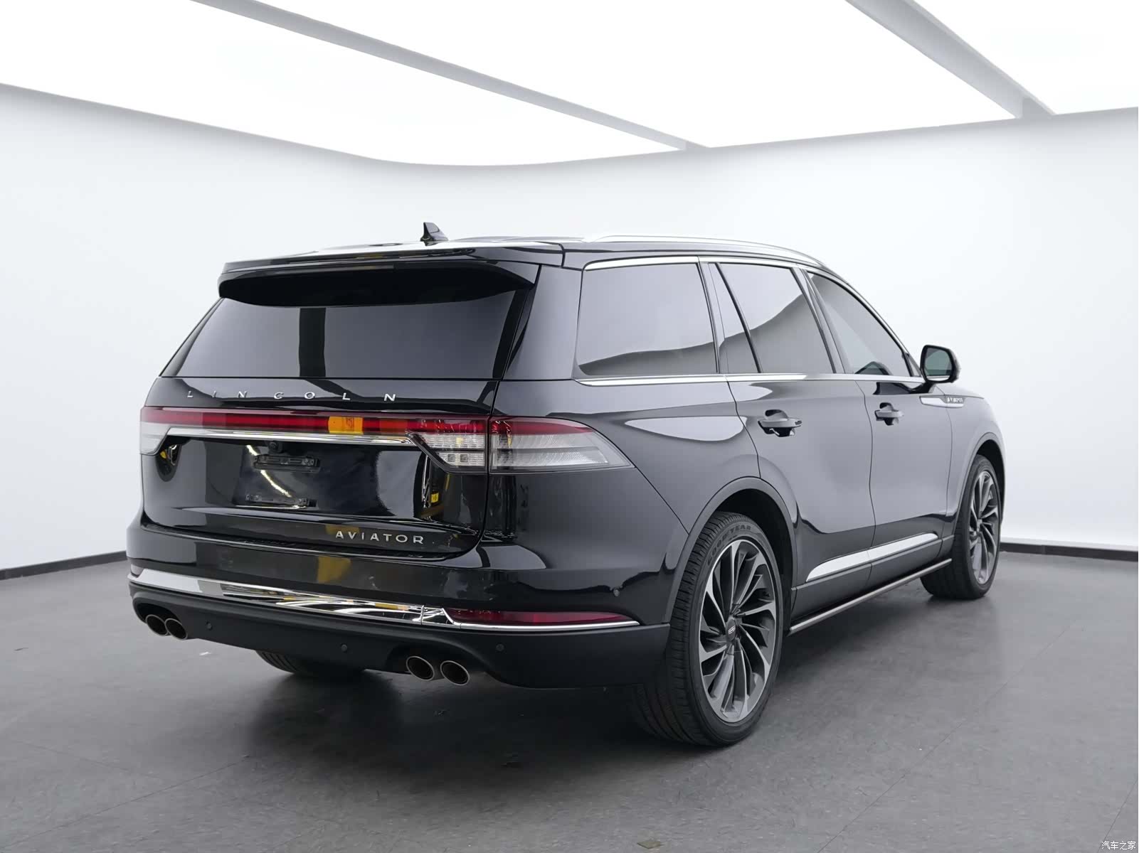Lincoln Aviator, 2022 4