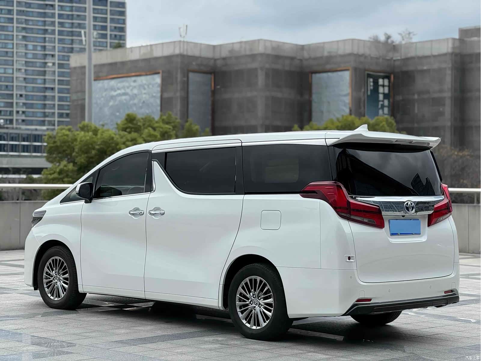 Toyota Alphard, 2020 6