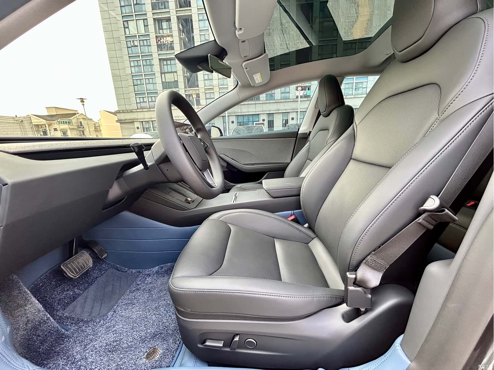 Tesla Model 3, 2025 12