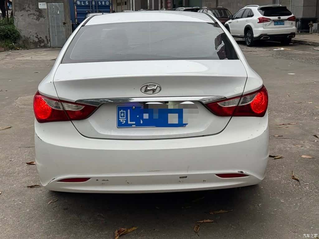Hyundai Sonata, 2011 6