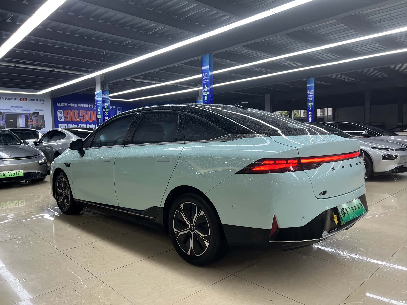 Xpeng P5, 2022 все фото