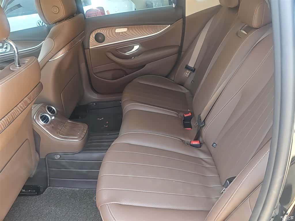 Mercedes-Benz E-Class, 2023 17