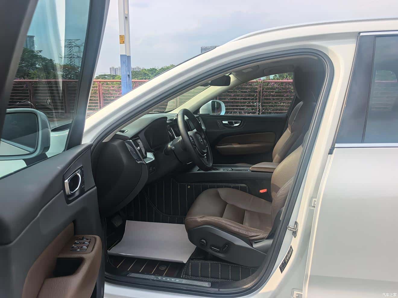Volvo XC60, 2019 все фото