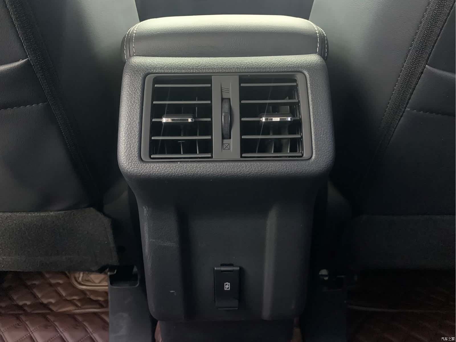 Mitsubishi Outlander, 2022 15
