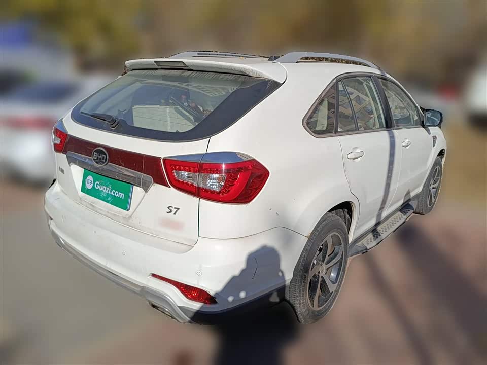 BYD S7