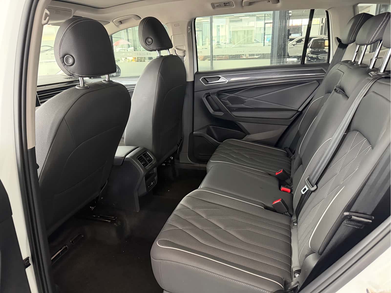 Volkswagen Tiguan L, 2023 все фото