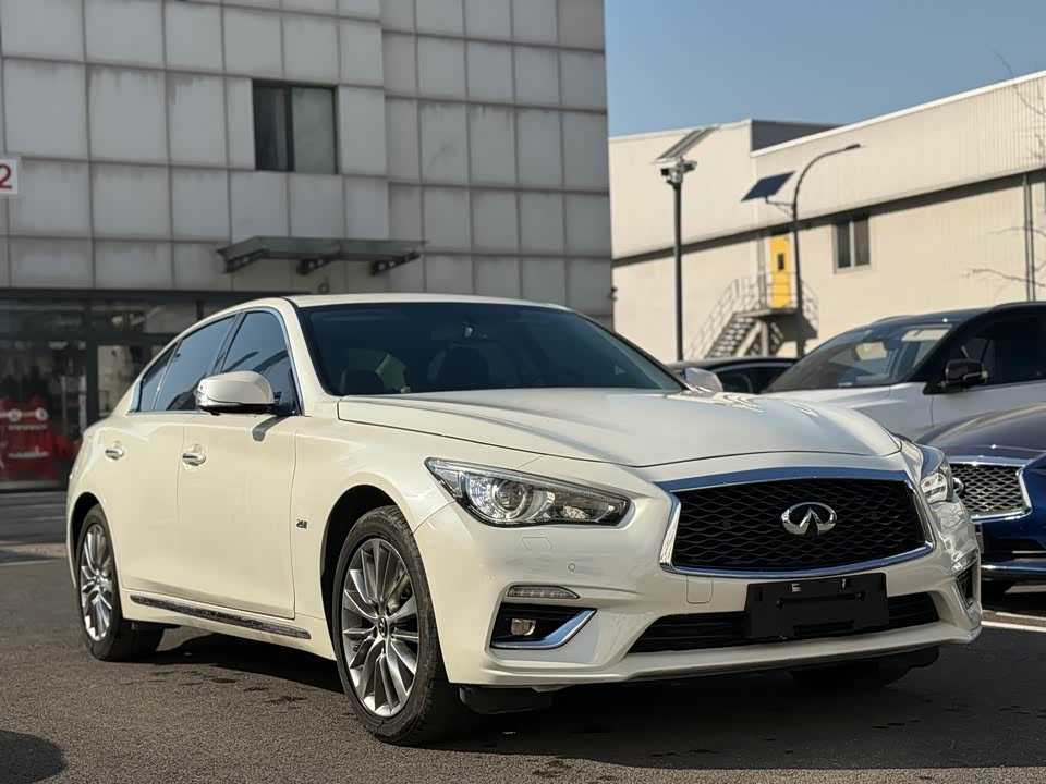 Infiniti Q50L