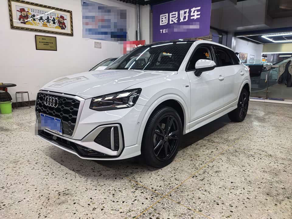 Audi Q2L