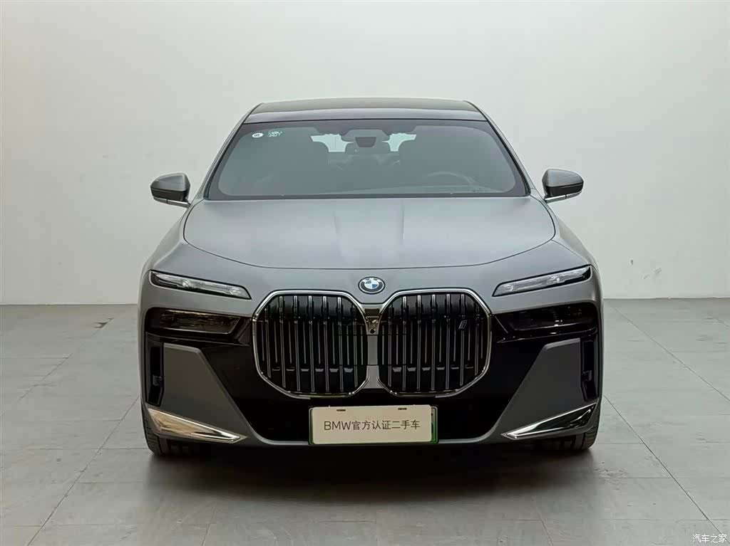 BMW i7, 2025 2