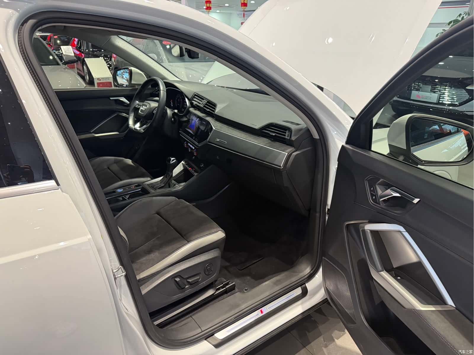 Audi Q3, 2022 9