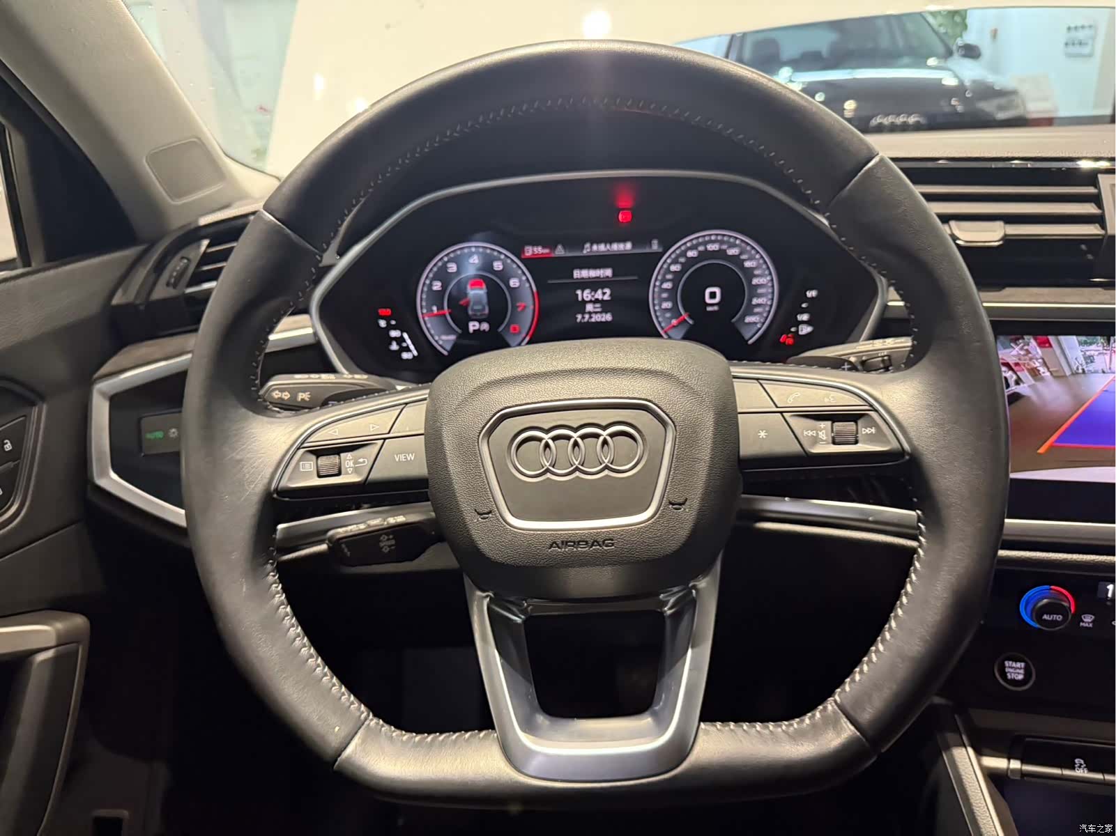 Audi Q3, 2022 12