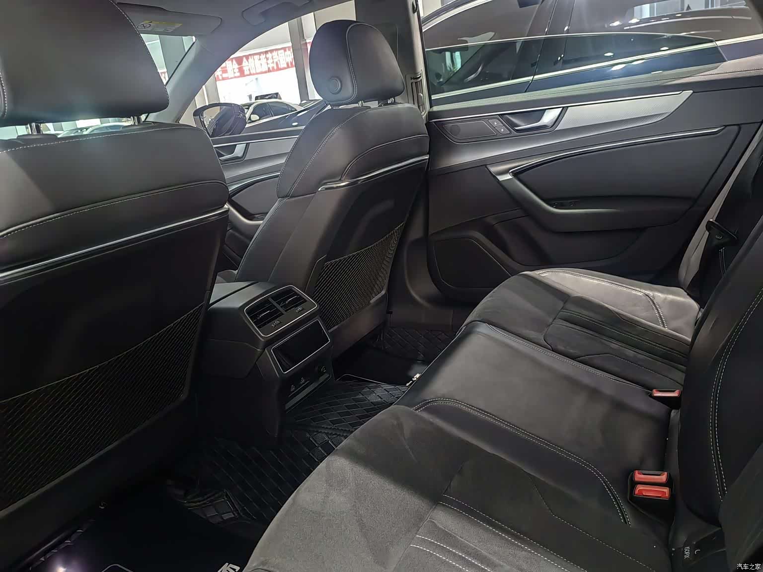 Audi A7L, 2024 11