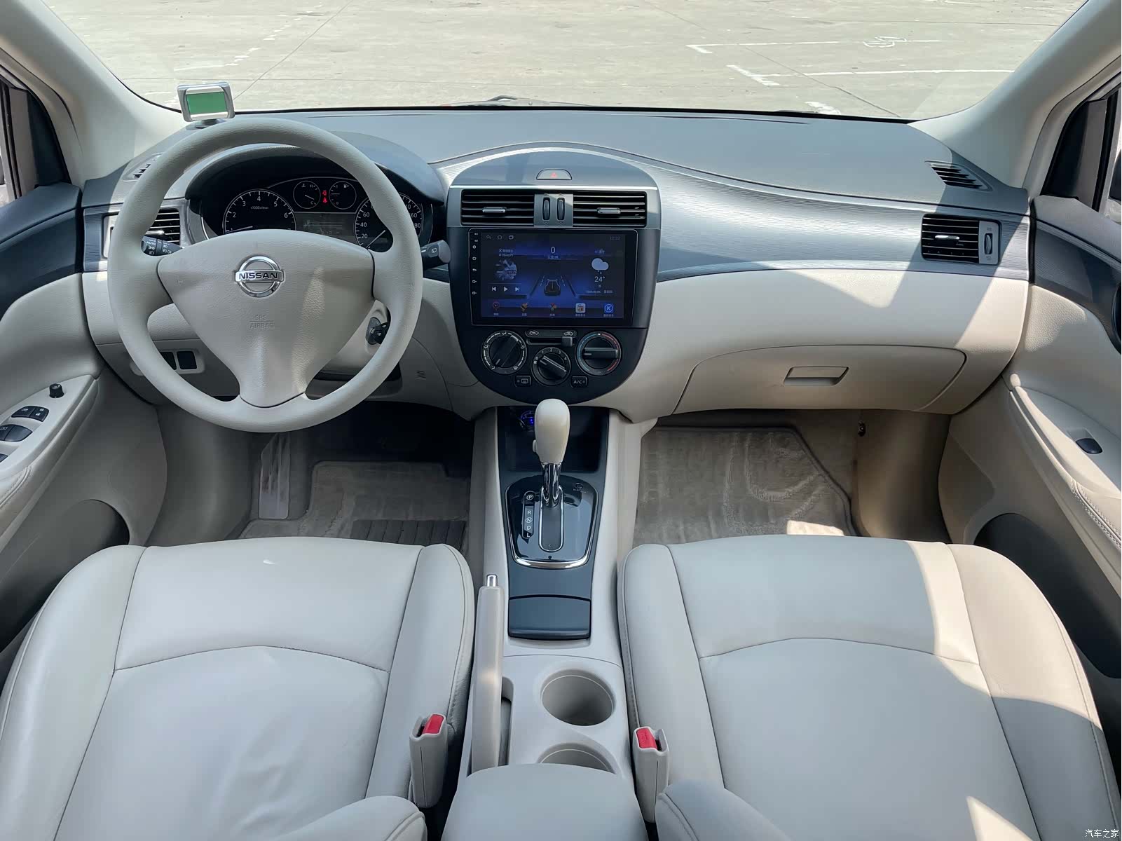 Nissan Tiida, 2012 6