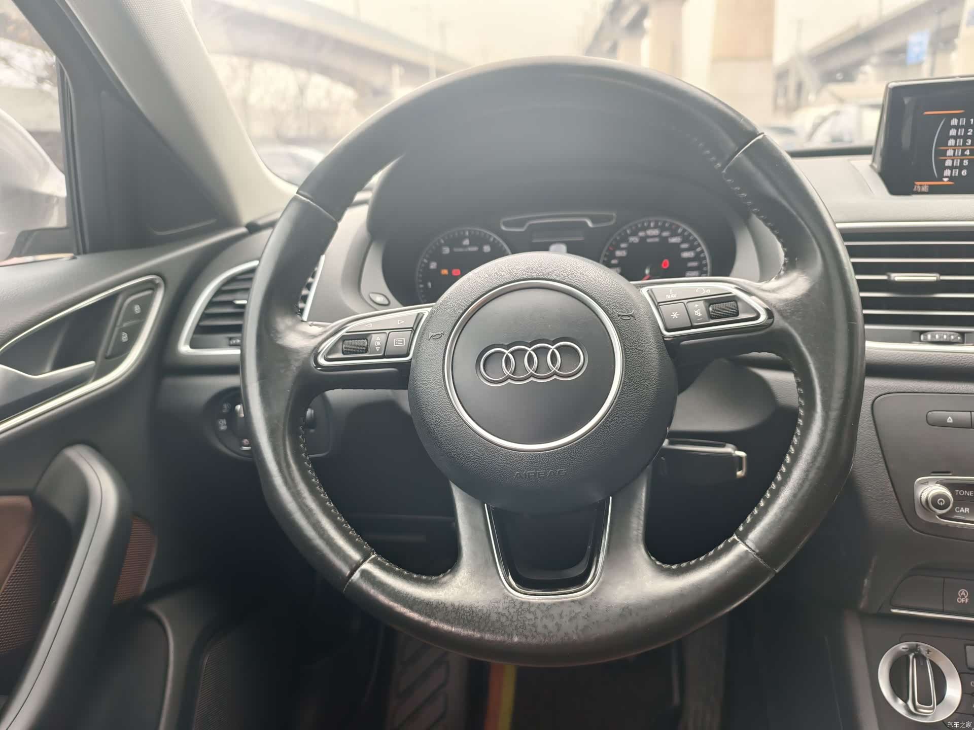Audi Q3, 2015 11