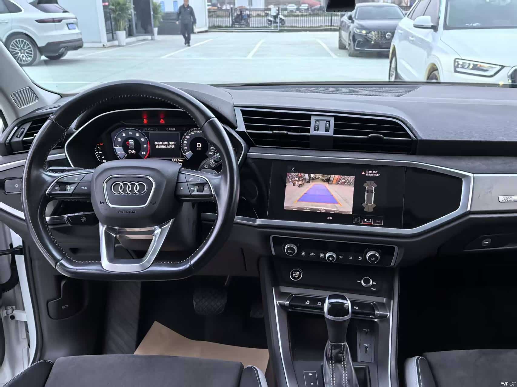 Audi Q3, 2021 4