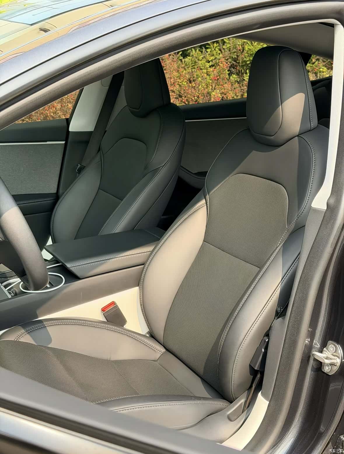 Tesla Model 3, 2024 12