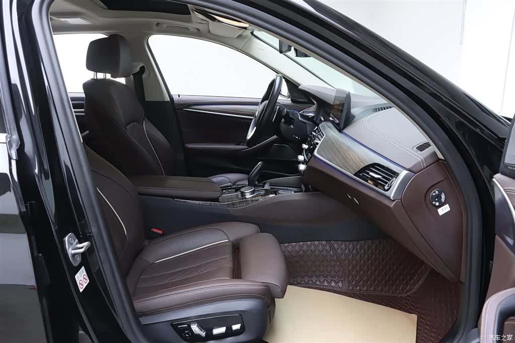 BMW 5 Series, 2022 18
