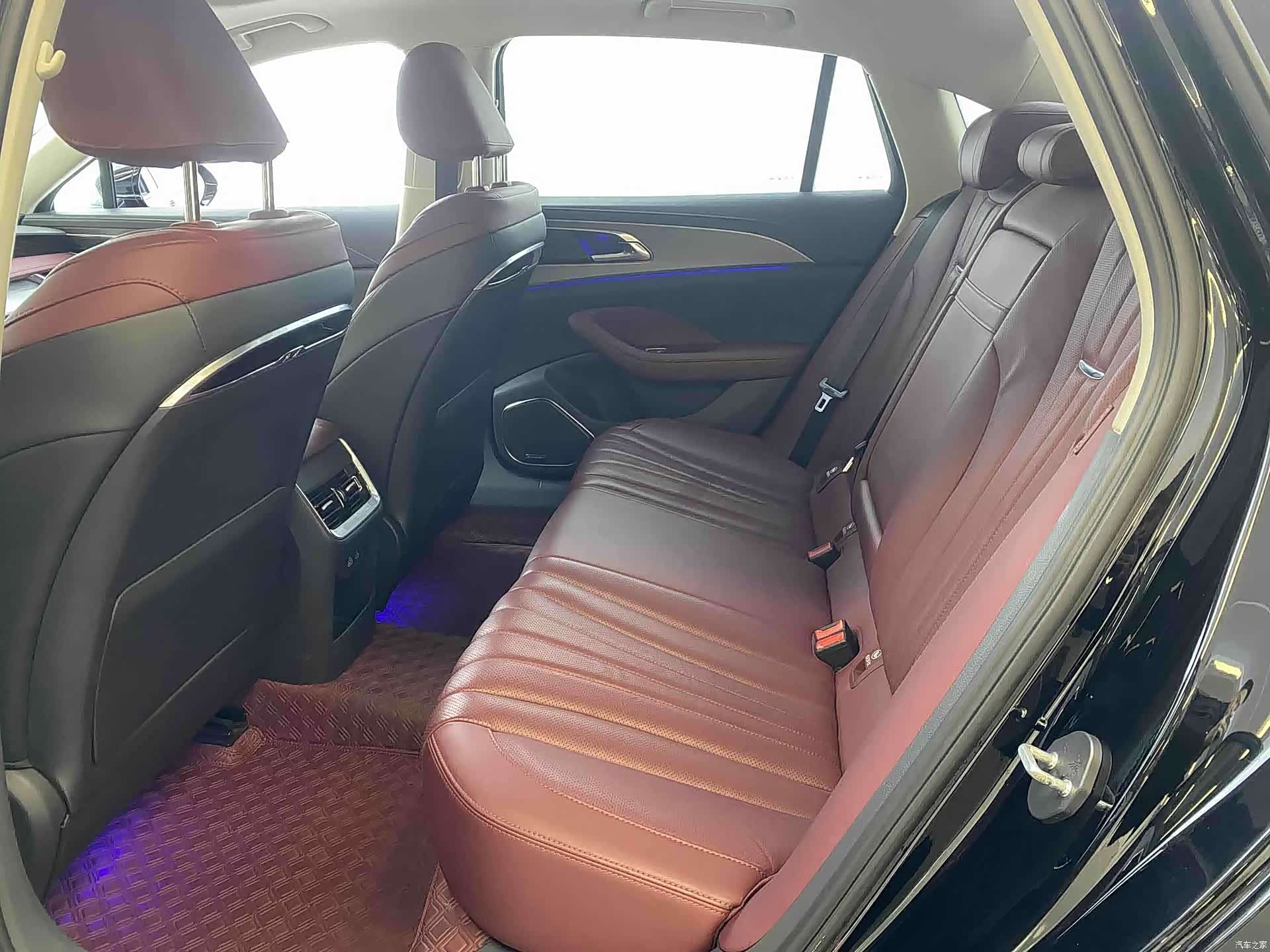 Hongqi H5, 2022 4