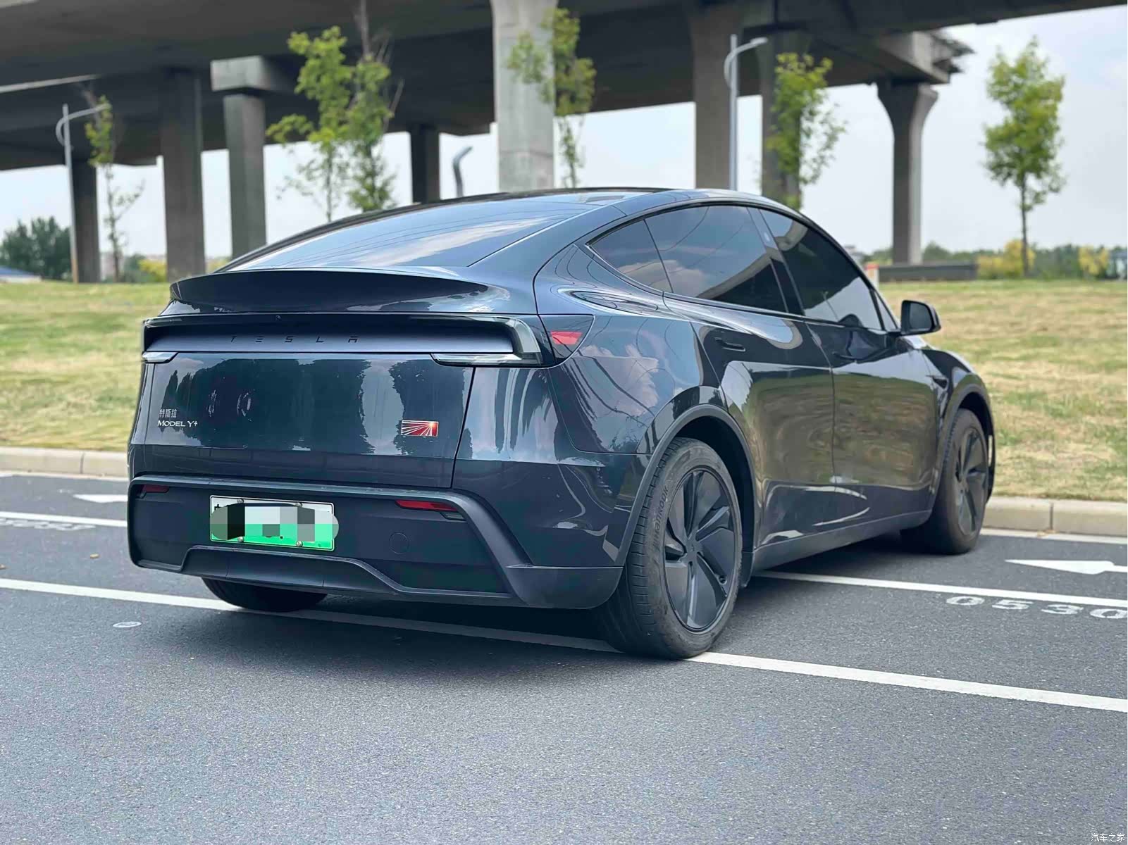 Tesla Model Y, 2025 10