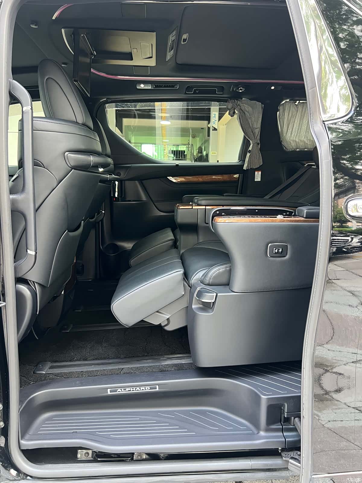 Toyota Alphard, 2015 14