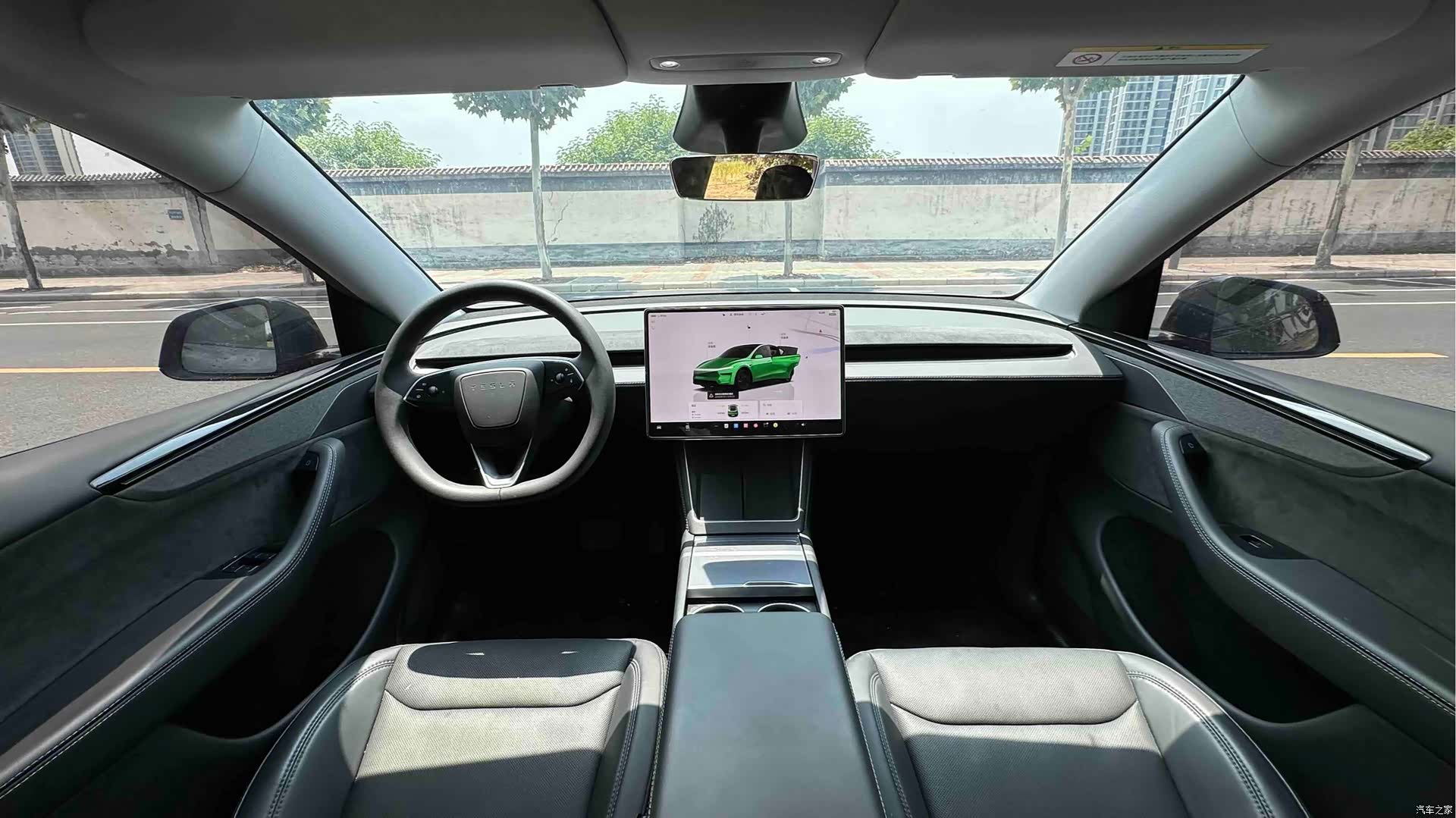 Tesla Model Y, 2025 4
