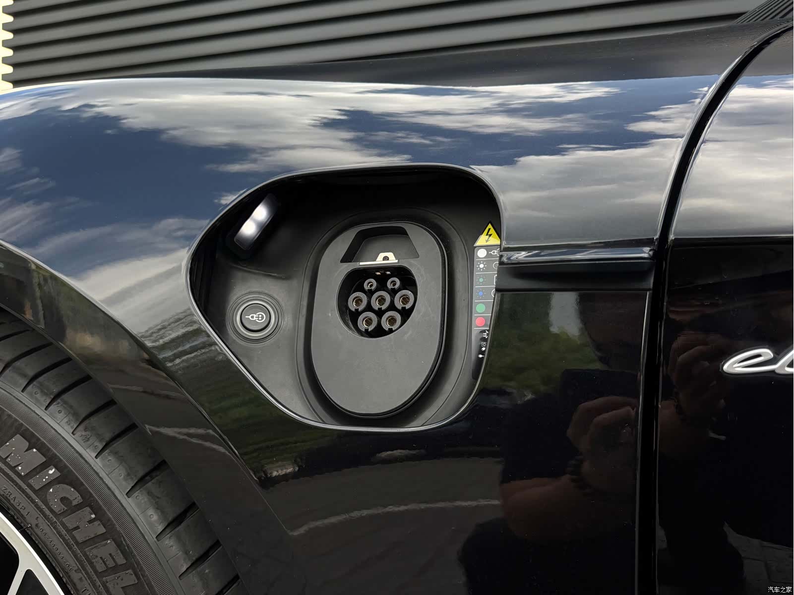 Porsche Taycan, 2022 13