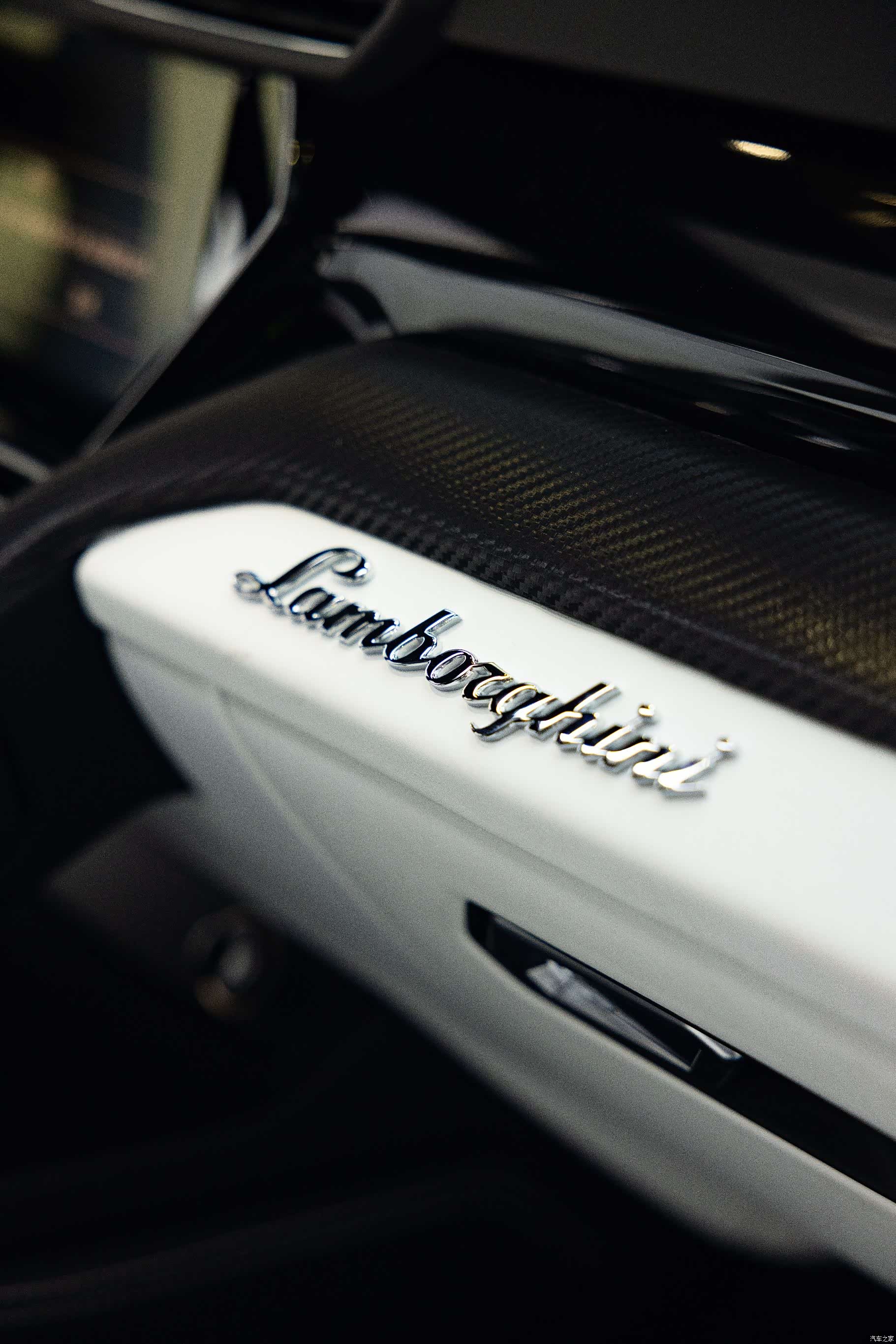Lamborghini Urus, 2021 14