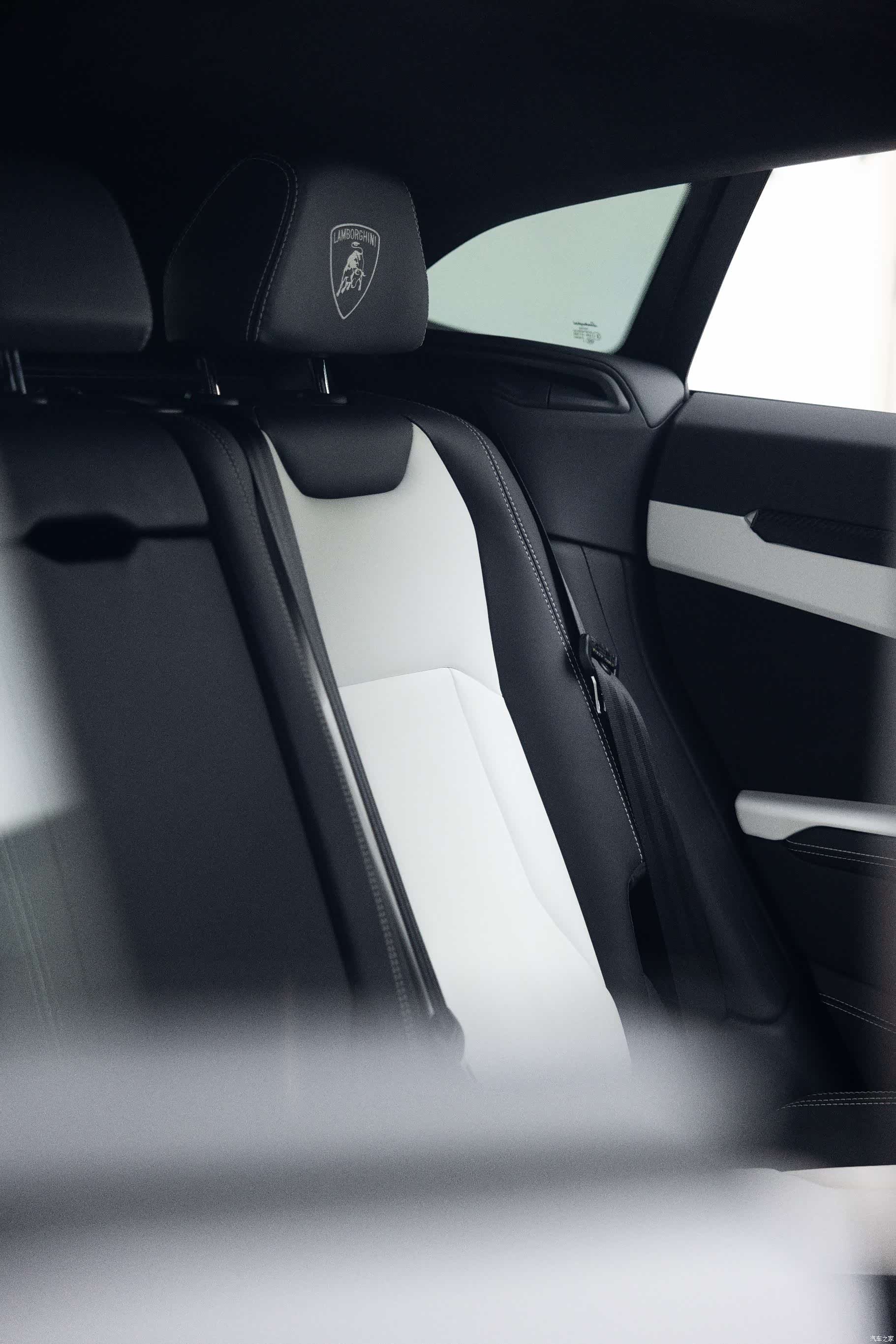 Lamborghini Urus, 2021 16