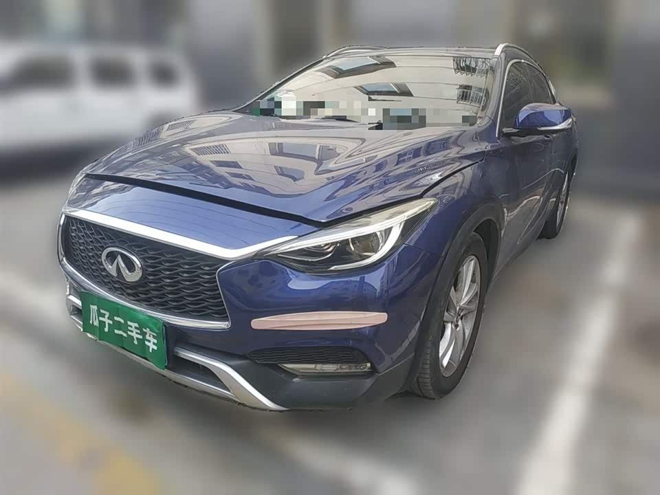Infiniti QX30