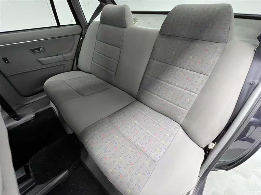 Volkswagen Santana, 2012 12