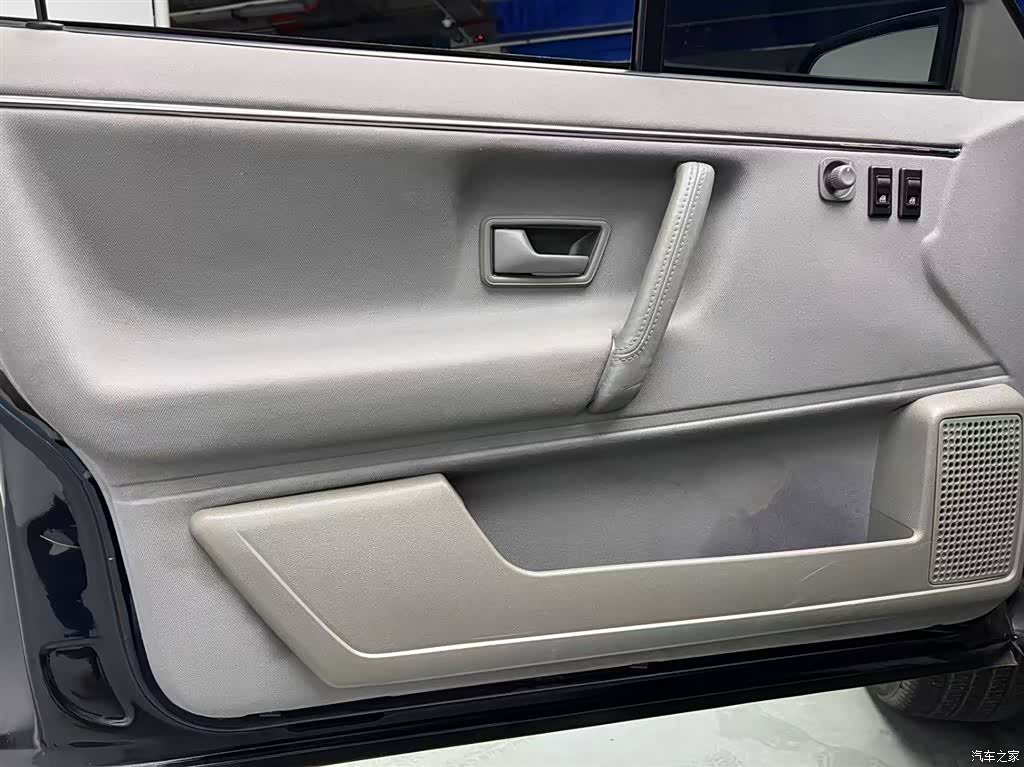 Volkswagen Santana, 2012 все фото