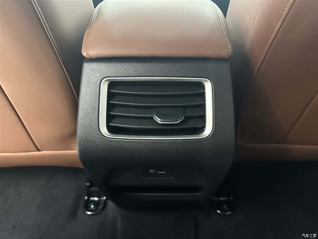 Geely X6, 2024 19