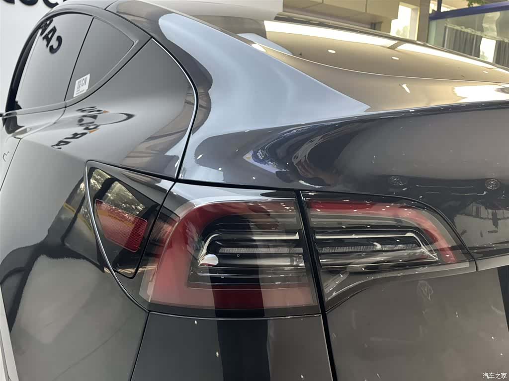 Tesla Model Y, 2024 7