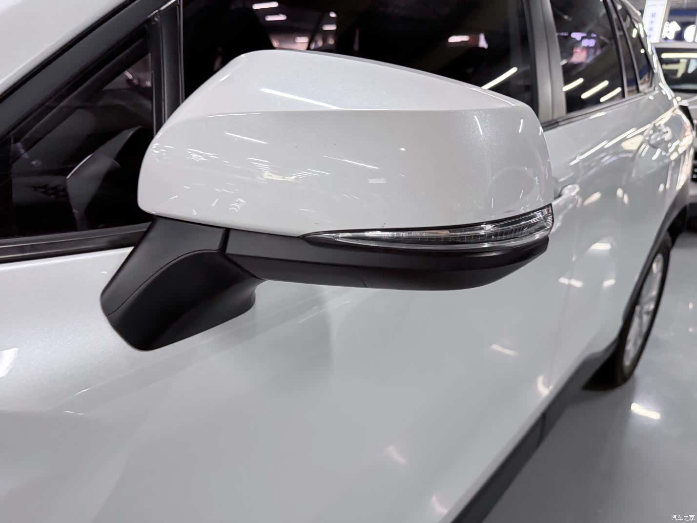 Toyota Frontlander, 2023 4