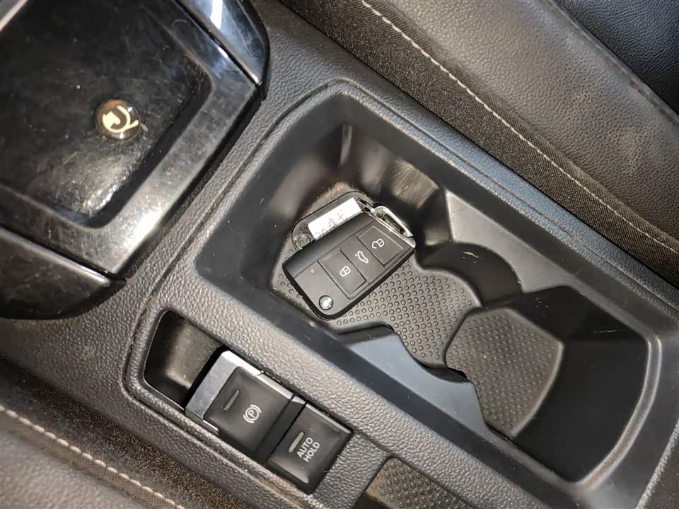 Volkswagen T-ROC exploring Songs