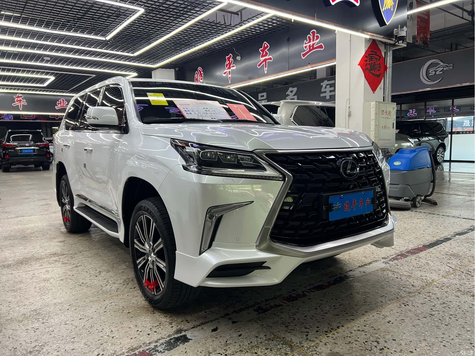 Lexus LX, 2019 все фото
