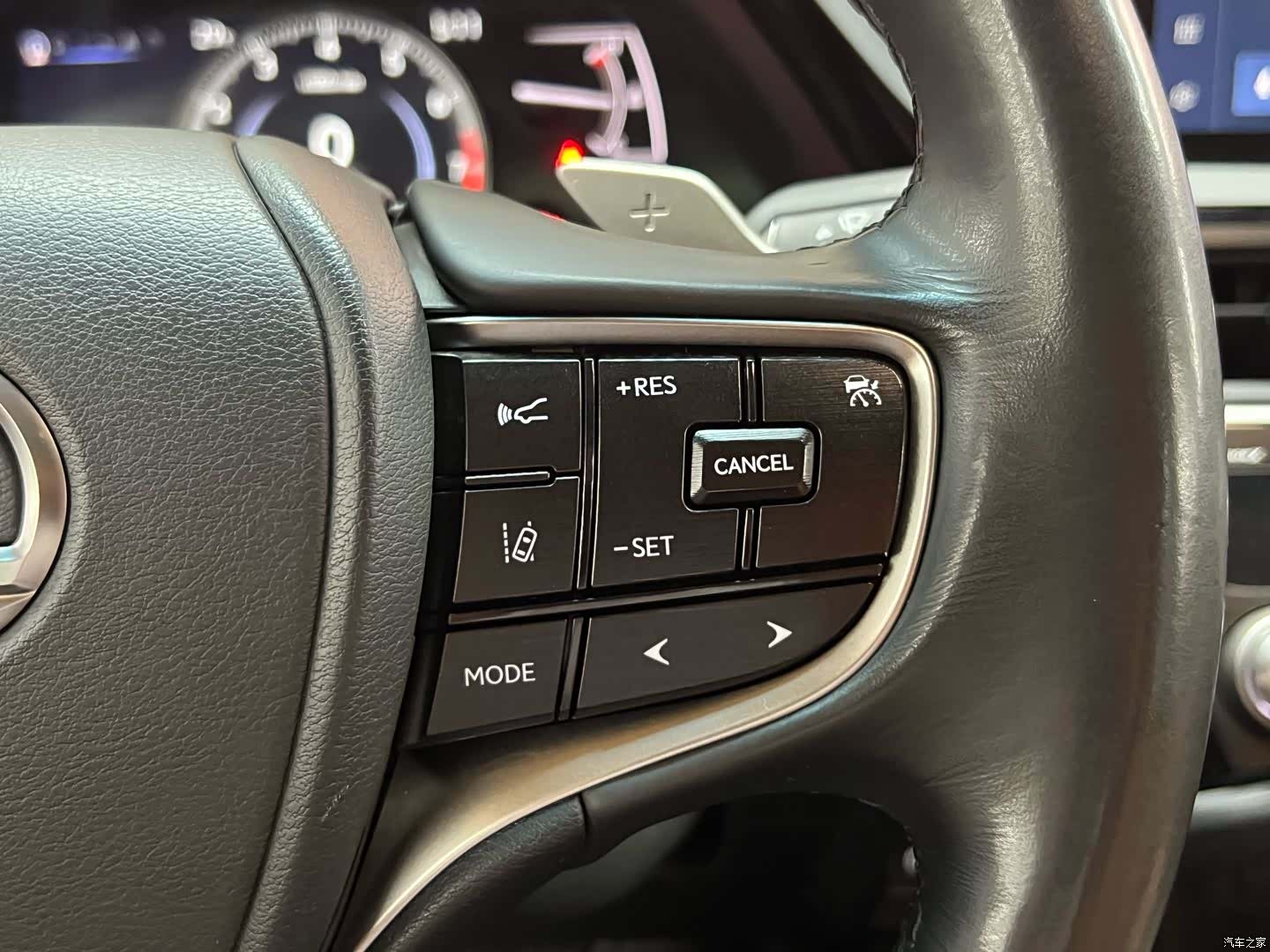 Lexus ES, 2023 22