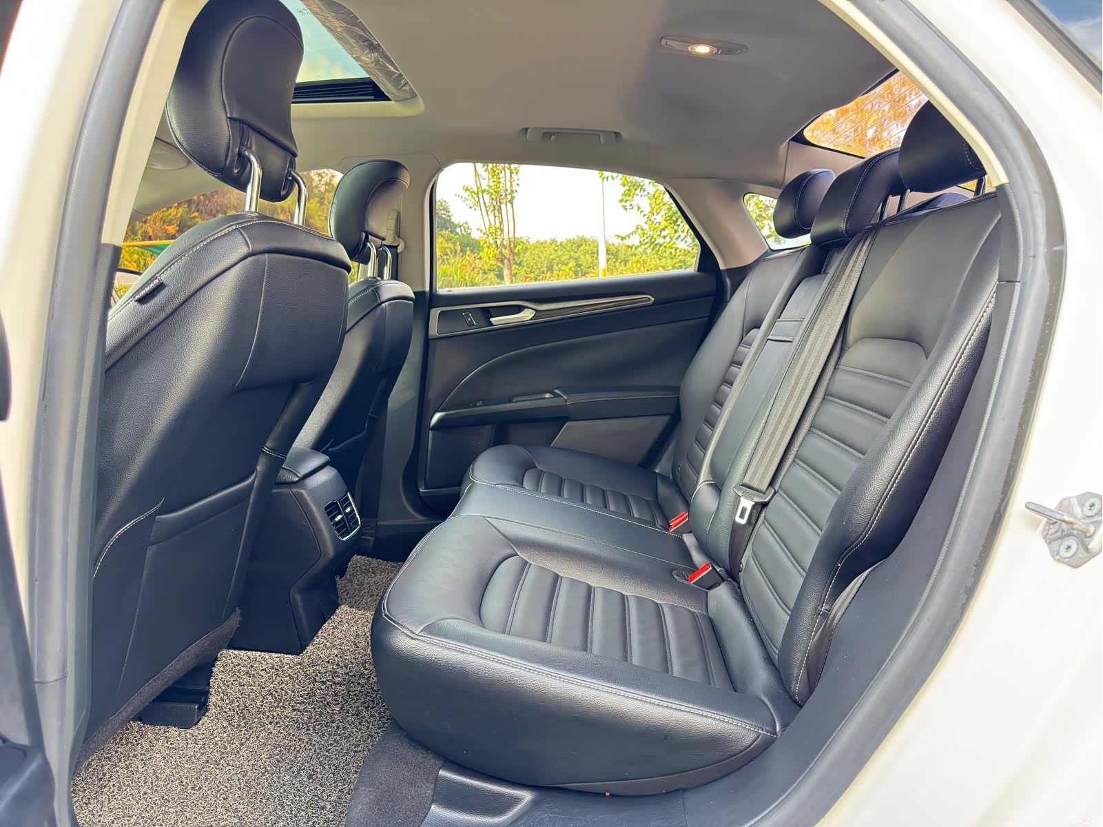 Ford Mondeo, 2018 12
