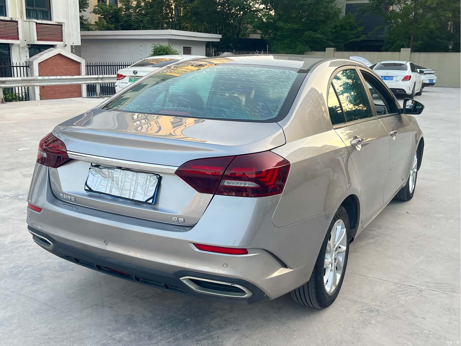 Geely Emgrand, 2021 4