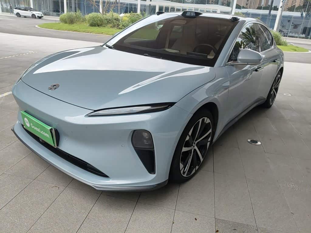 NIO ET5