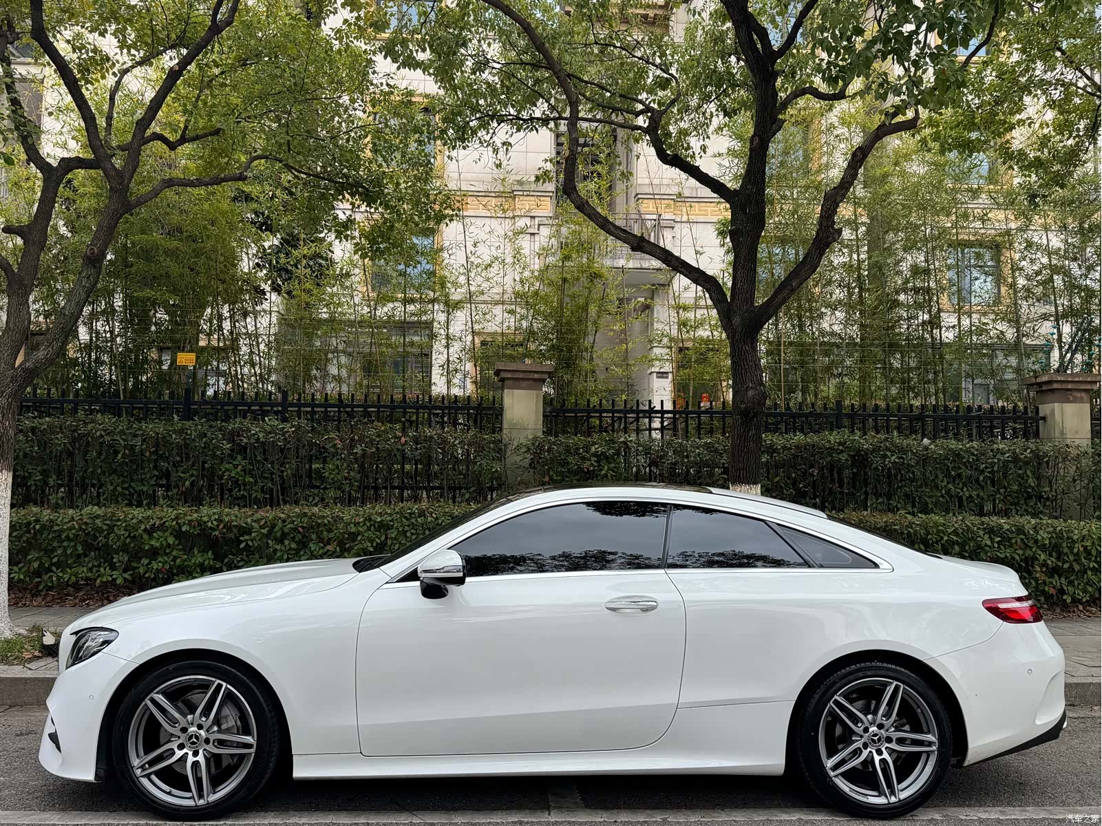 Mercedes-Benz E-Class, 2021 3