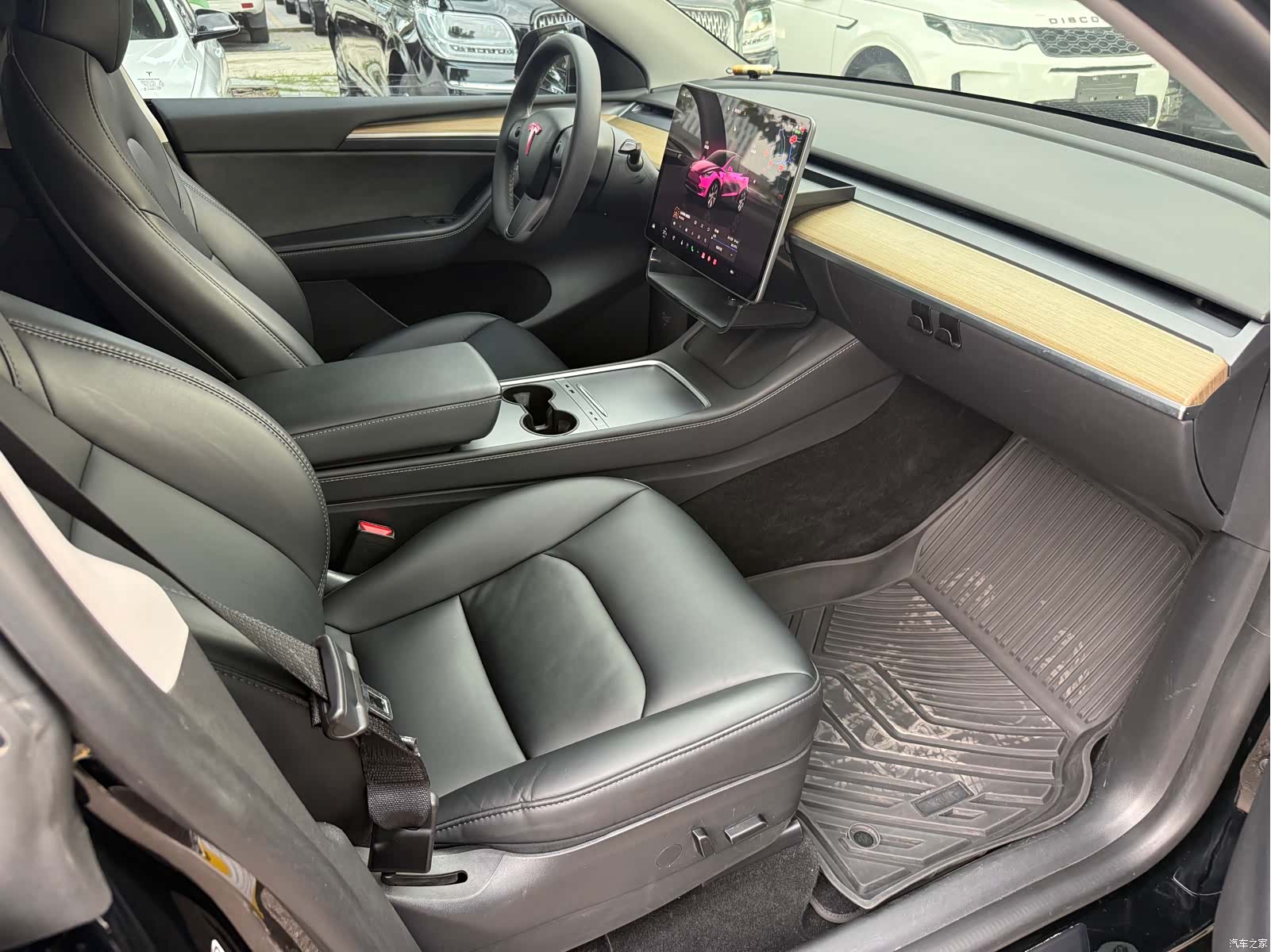 Tesla Model Y, 2023 15