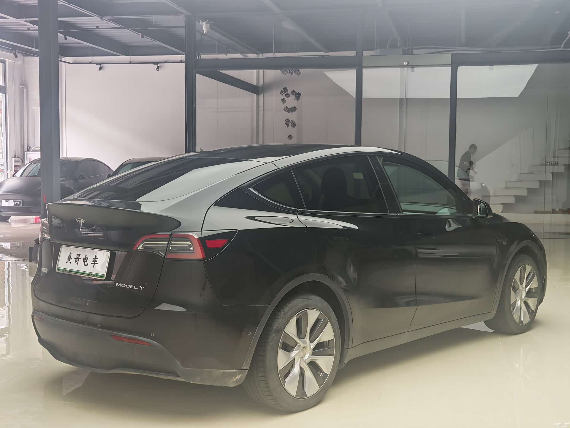 Tesla Model Y, 2022 все фото